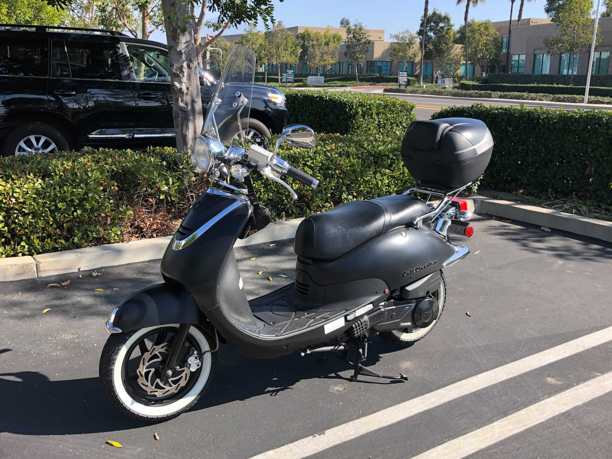 Deluxe all season Motorcycle cover (L-XL). Fits sport bike with hidden pouch for back rack trunk