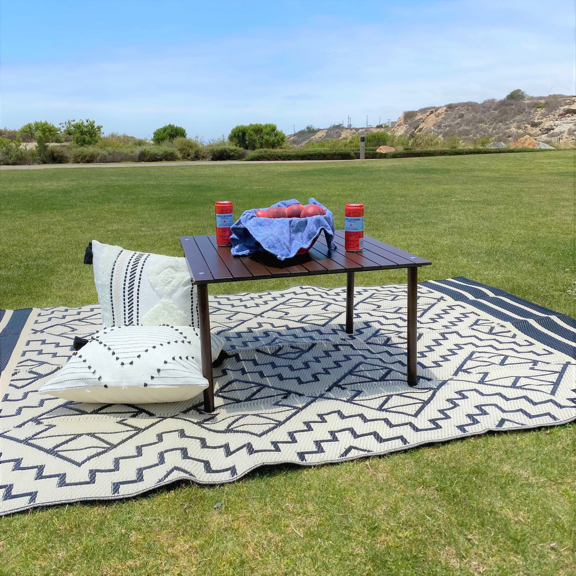 Outdoor Portable Wood Roll Up Table 26"L x 26"W x 16"H
