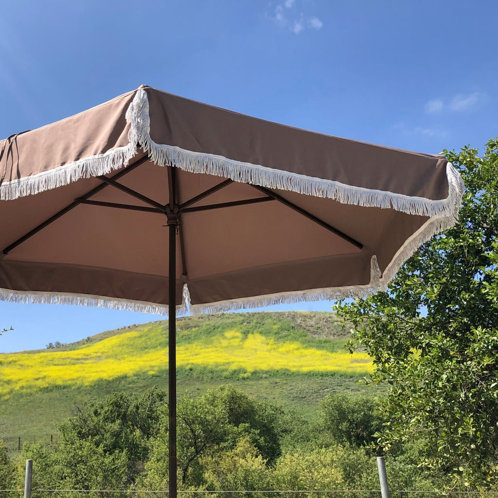 Sombrilla de patio Market de 2,7 m con toldo de repuesto de 8 varillas y cenefa con flecos