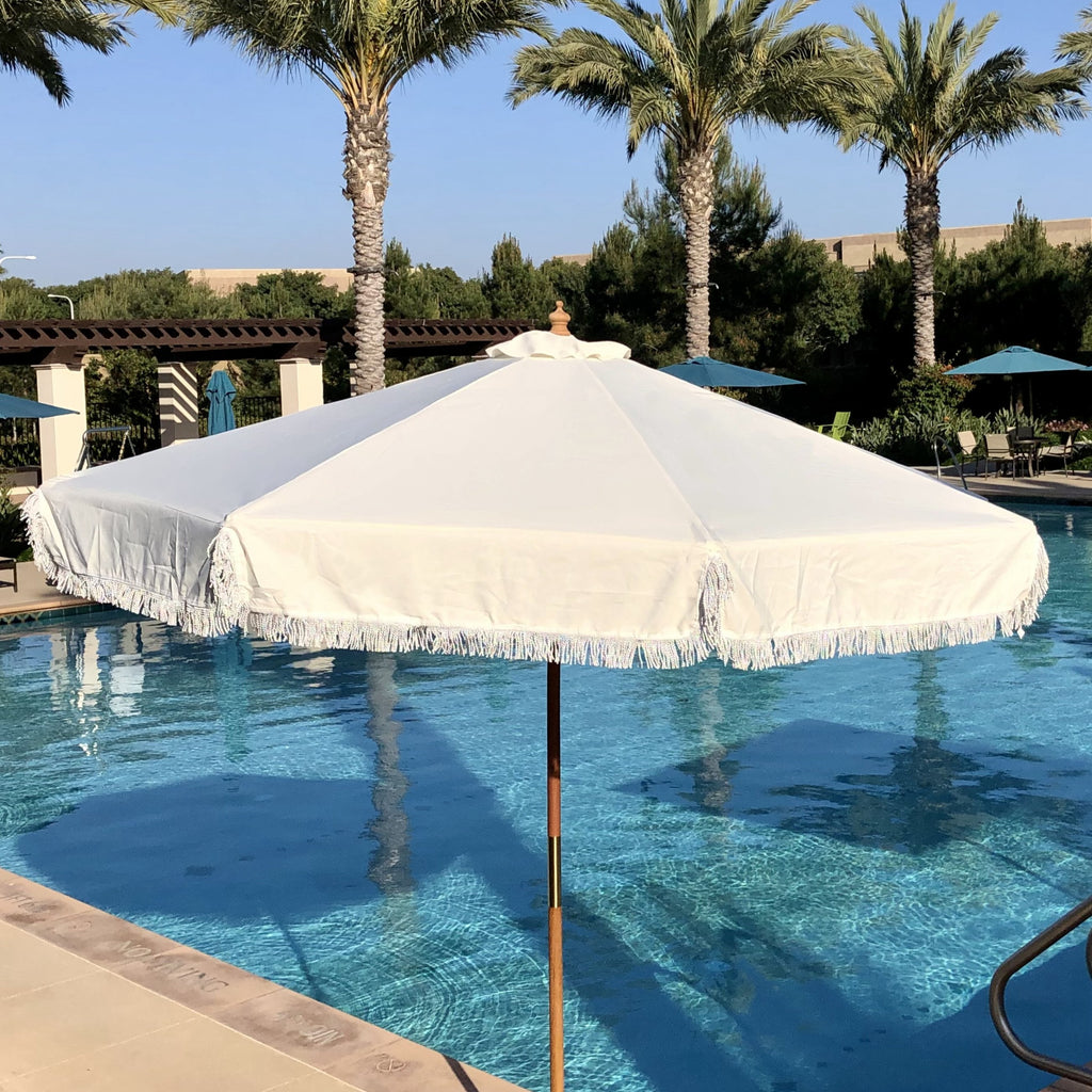 Sombrilla de patio Market de 2,7 m con toldo de repuesto de 8 varillas y cenefa con flecos