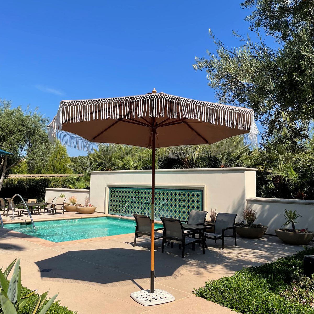 Sombrilla de patio Market de 9 pies con dosel de repuesto de 8 varillas y borla